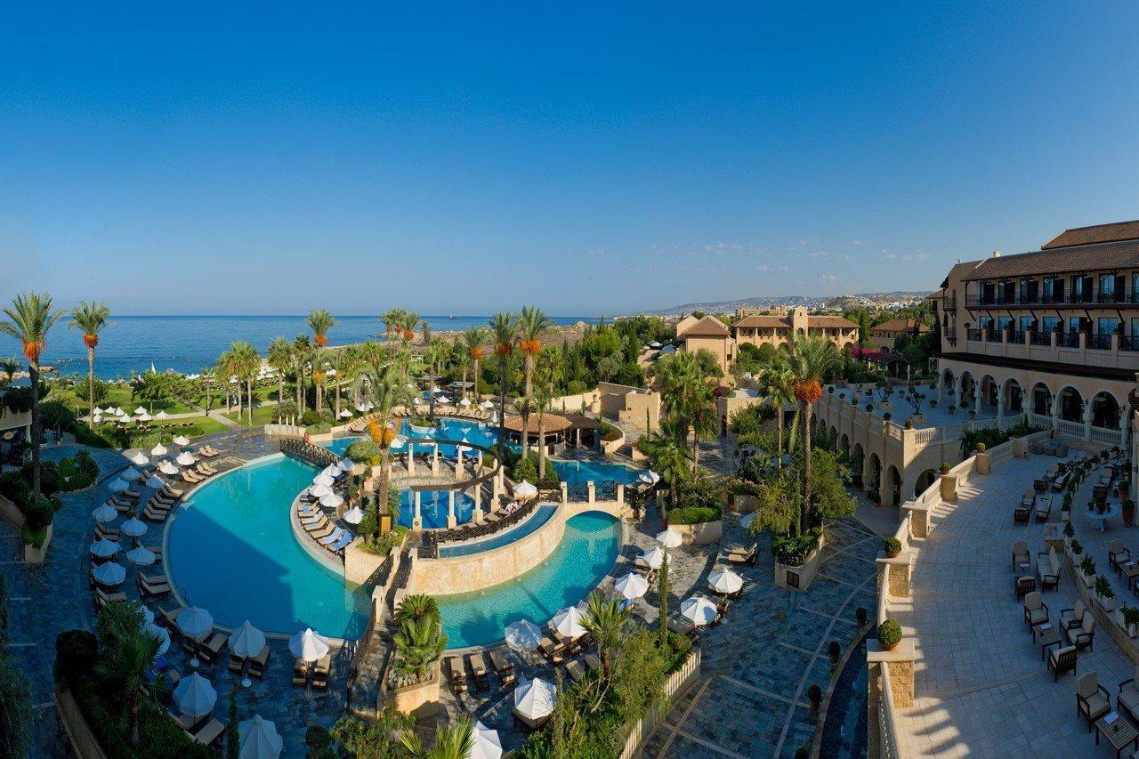 极乐豪华酒店 Paphos 外观 照片 The resort's main pool