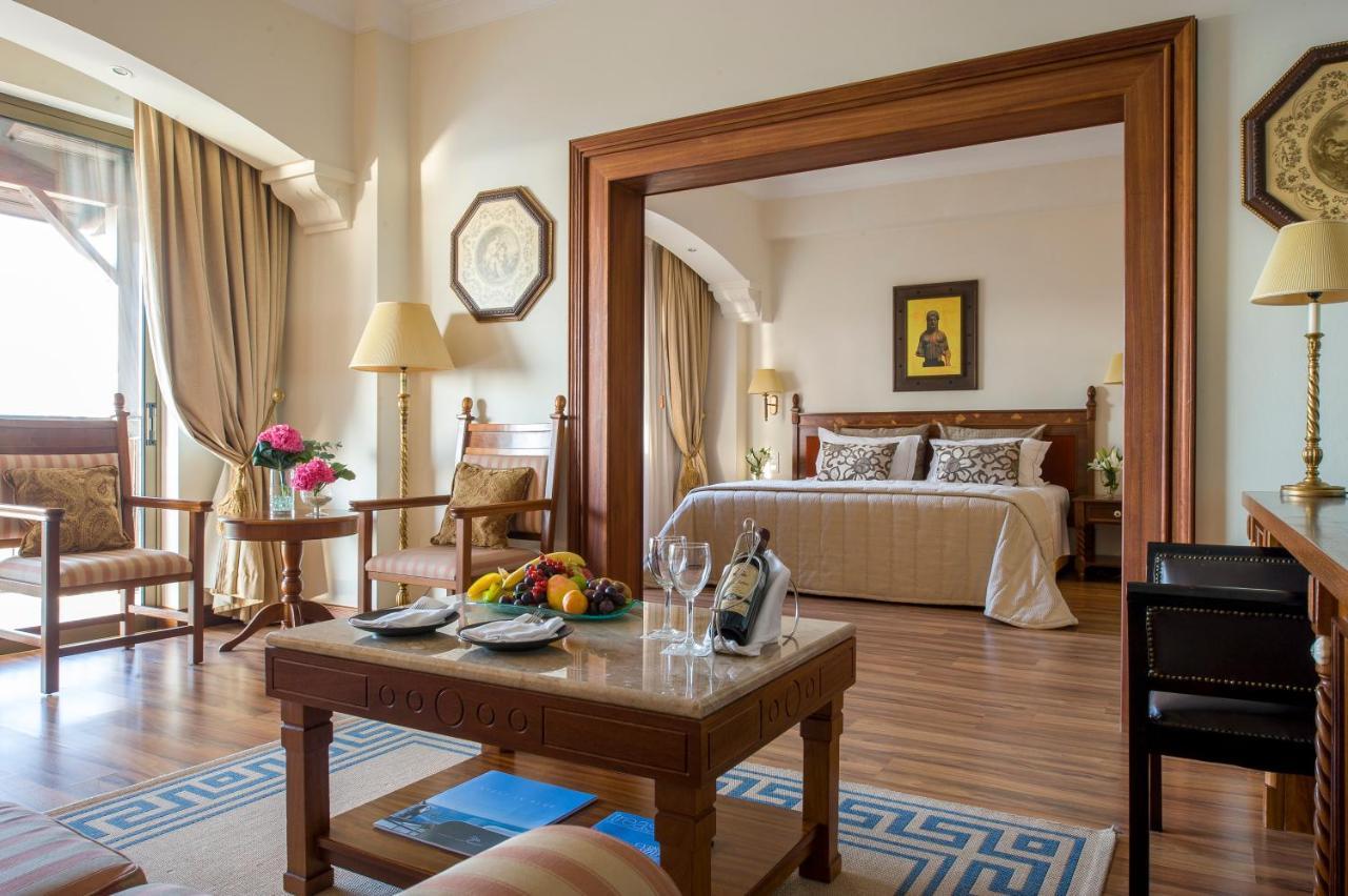 极乐豪华酒店 Paphos 外观 照片 Suite at the Grand Hotel