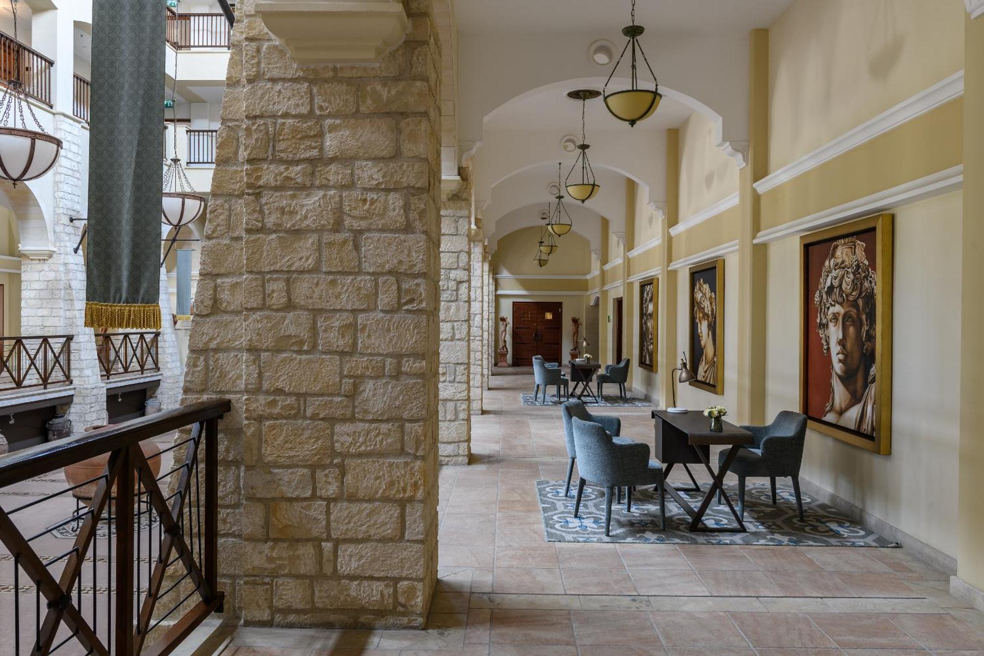 极乐豪华酒店 Paphos 外观 照片 Interior of the hotel